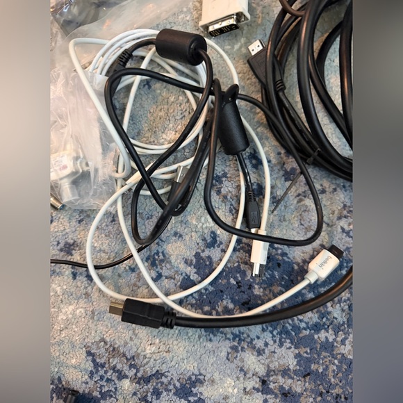 Assorted Electronic Cables Bundle - Picture 8 of 13